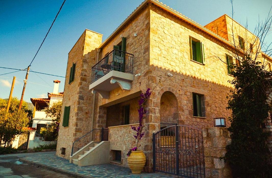 Olvio Suites Kardhamili Bagian luar foto