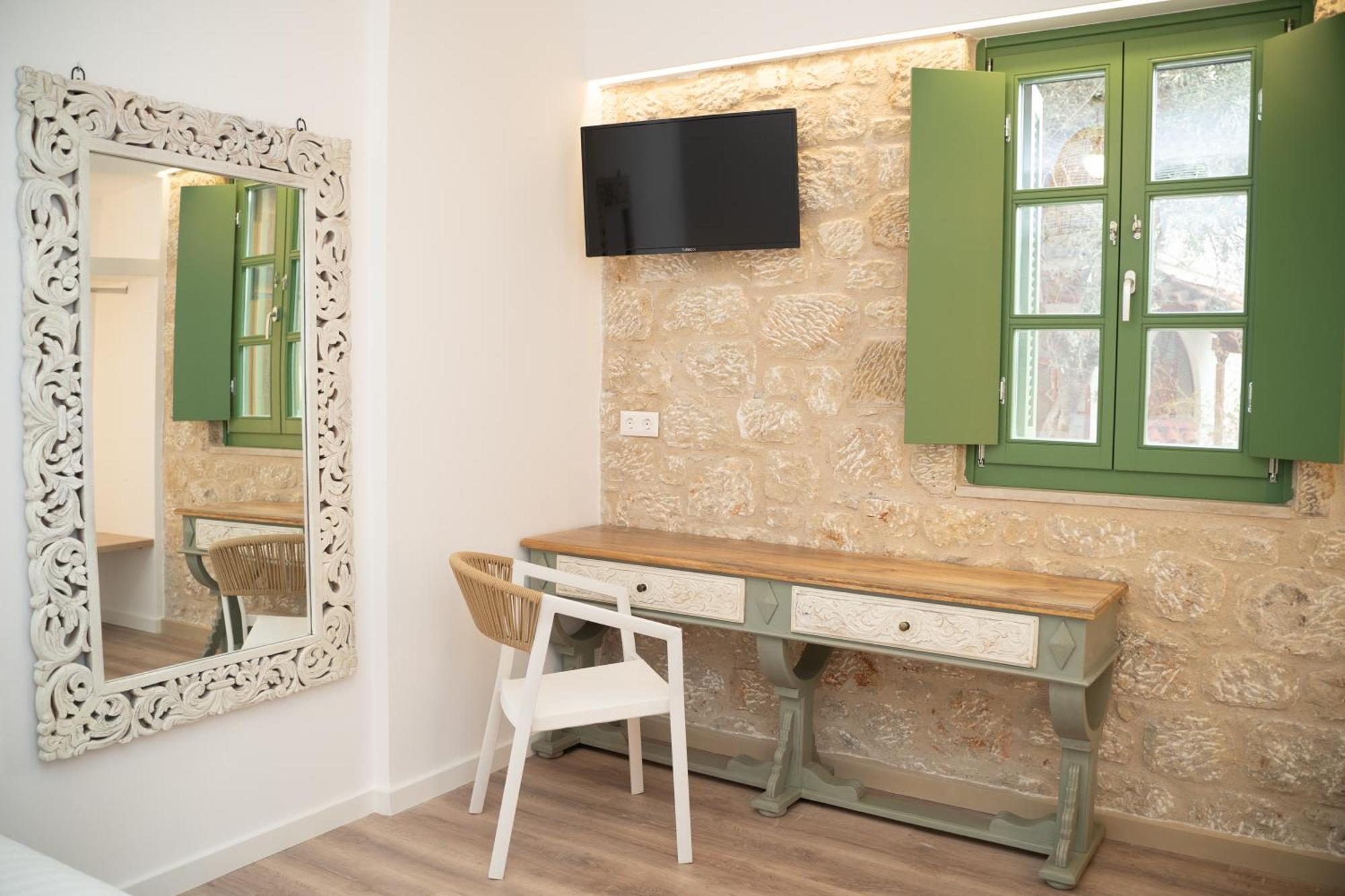 Olvio Suites Kardhamili Bagian luar foto