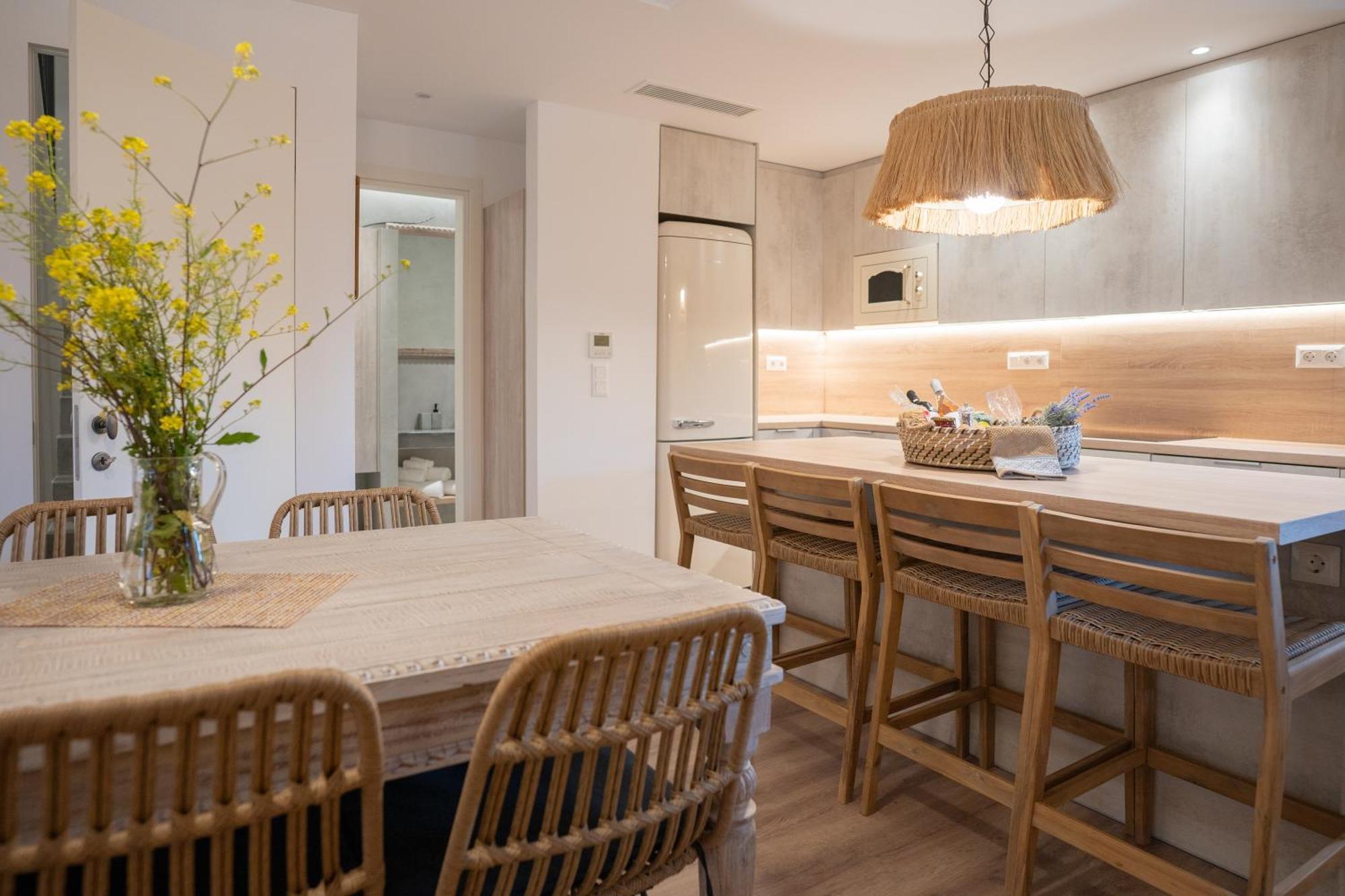 Olvio Suites Kardhamili Bagian luar foto