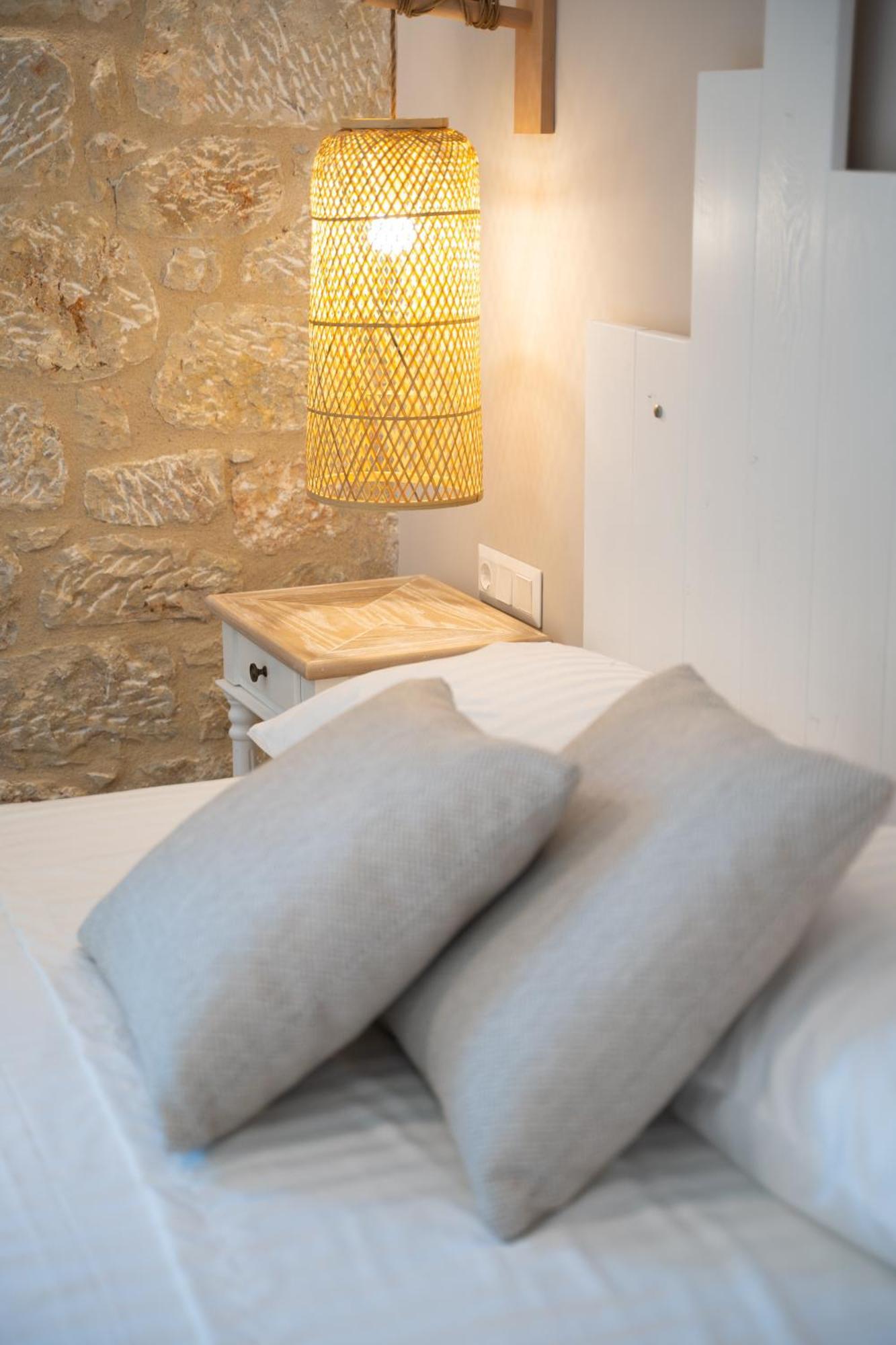 Olvio Suites Kardhamili Bagian luar foto