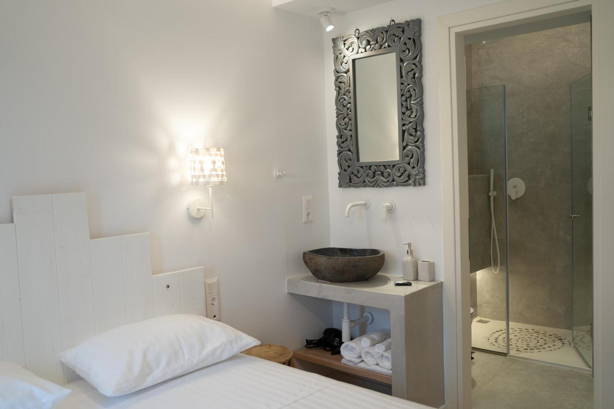 Olvio Suites Kardhamili Bagian luar foto