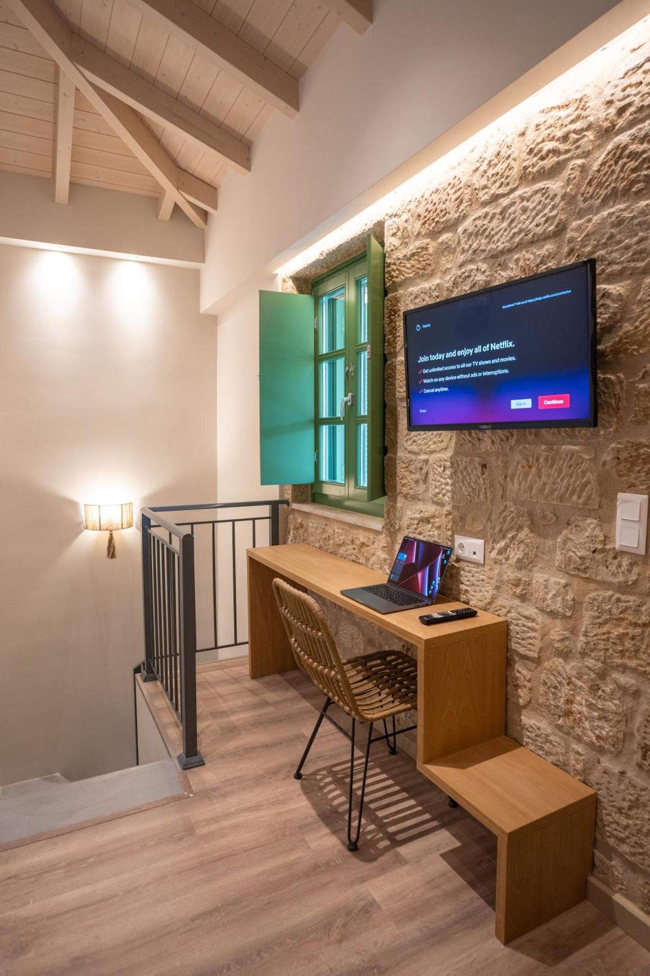 Olvio Suites Kardhamili Bagian luar foto