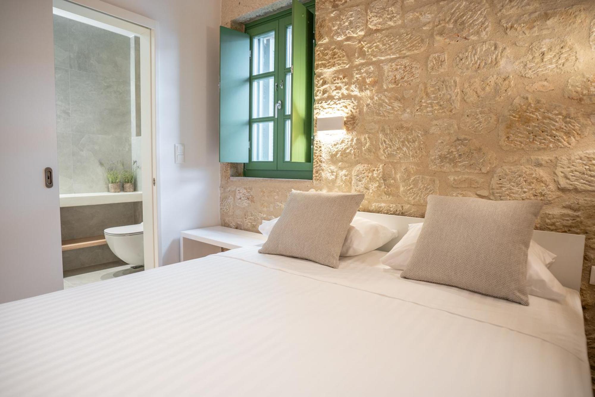 Olvio Suites Kardhamili Bagian luar foto