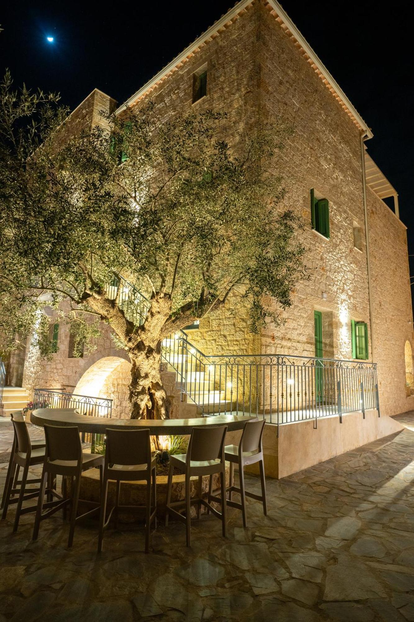 Olvio Suites Kardhamili Bagian luar foto