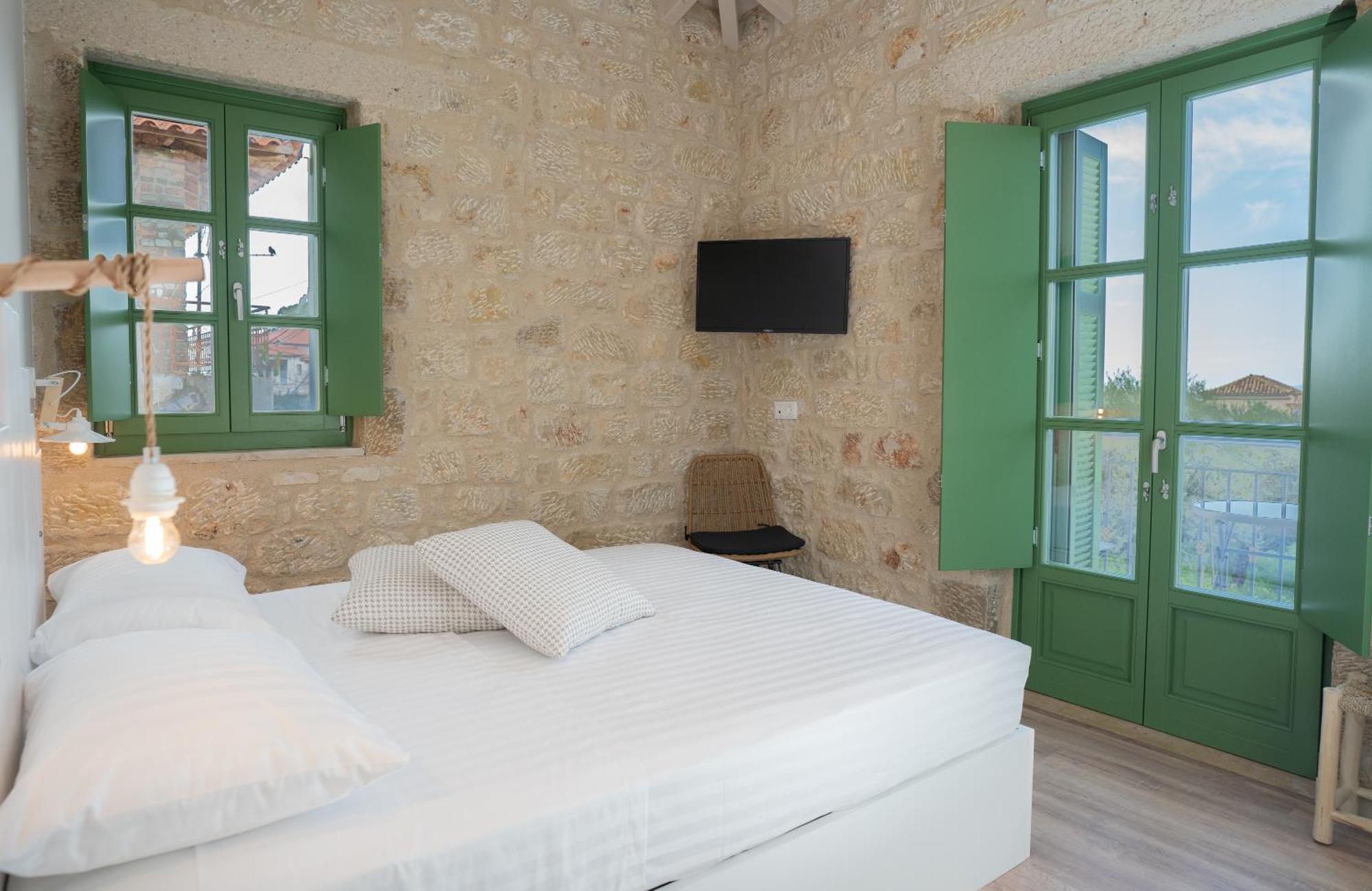 Olvio Suites Kardhamili Bagian luar foto