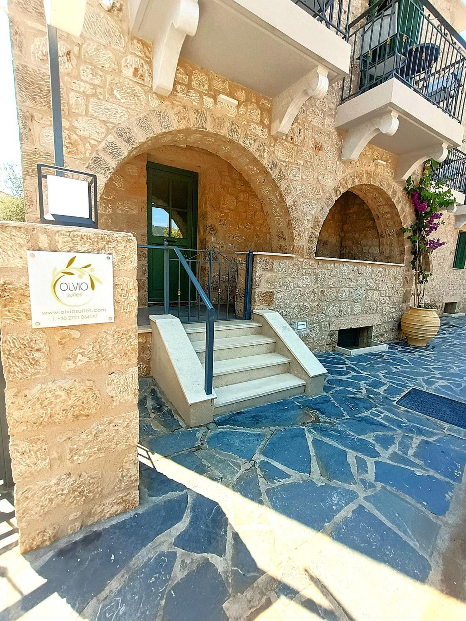 Olvio Suites Kardhamili Ruang foto
